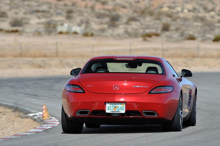  Mercedes-Benz SLS AMG GT 2013 года  (фото 36 из 110)